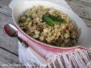 Insalata di orzo perlato con tonno, zucchine e provola