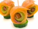 Ricette estive veloci, involtini di salmone e cetrioli con sorpresa