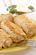 Ricette primi piatti, le crepes con philadelphia e asparagi