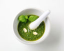 Ricette estive primi piatti, zuppa di legumi al pesto