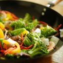 Ricette secondi piatti di carne: gli Straccetti di manzo alle verdure
