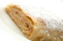 Strudel di patate farcito con mele e cannella