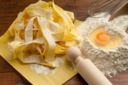 Pappardelle con spinaci e crescenza, un primo piatto dal sapore delicato