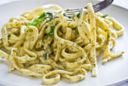 Tagliatelle al pesto e patate: semplici e buonissime!