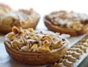 Crostatine alle mandorle e cioccolato bianco, dei dolci semplici e facili