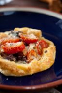 Atipasti sfiziosi finger food: le Pizzette al gorgonzola e funghi