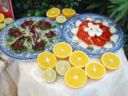 Antipasto di bresaola e pompelmi, un piatto fresco e leggero