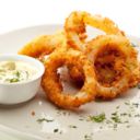 Frittura di gamberetti e calamari con salsa allo yogurt