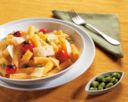 Rigatoni con pomodorini, fave e pecorino, un primo semplice