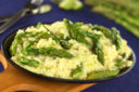 Il risotto agli asparagi e mandorle, un primo di stagione