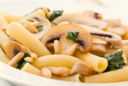 I rigatoni con champignon e pinoli