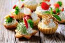 Menu finger food: perfetto per una cena in piedi o per un pic-nic