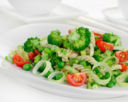 I fusilli con piselli broccoli e pomodorini, un primo vegetariano