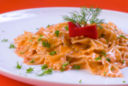 Le farfalle in salsa di peperoni rossi
