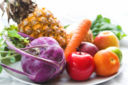 Come eliminare i pesticidi da frutta e verdura