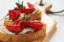 Bruschette peperoni e feta
