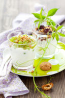 Crema di mascarpone con uva e amaretti