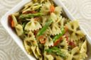 Farfalle estive al pesto e asparagi