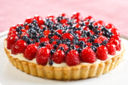 Crostata di ricotta con fragole e mirtilli