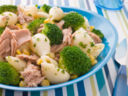 Conchiglie con broccoli, tonno e mais