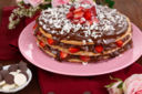 Torta farcita al cioccolato e fragole per San Valentino