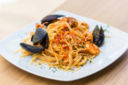 Spaghetti allo scoglio al cartoccio: ricetta