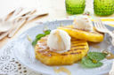 Ananas grigliato con gelato alla vaniglia