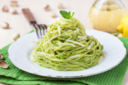 Spaghetti al pesto di pistacchi e mandorle