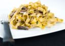 Tagliatelle ai funghi speck e vino rosso