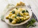 Gnocchi di patate con broccoli siciliani e guanciale