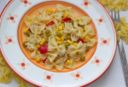 Farfalle con verdure grigliate piselli e pomodorini