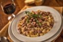 Pasta e fagioli con pancetta affumicata