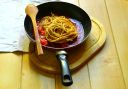 Spaghetti integrali con sugo piccante