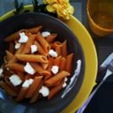 Primo piatto estivo: Penne integrali con vellutata di pomodoro fresco e robiola