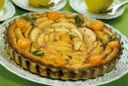 Crostata alle mele con trito di rosmarino