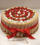 Torta alle fragole con savoiardi in crema diplomatica