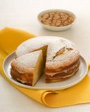 Torta con crema allo yogurt