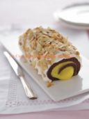 Rotolo farcito con crema al latte di mandorle