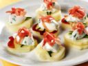 Un antipasto diverso e sfizioso...Le Tartine di mele con formaggio e speck