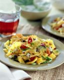 Pasta fredda con feta e capperi