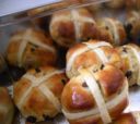 Aggiungi al menù di  Pasqua gli hot cross buns inglesi