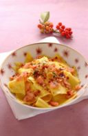 Stracci di pasta al salmone