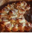 Mezzaluna di Sfoglia alla Salsiccia