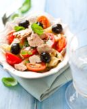 Pasta fredda con tonno olive e pomodorini