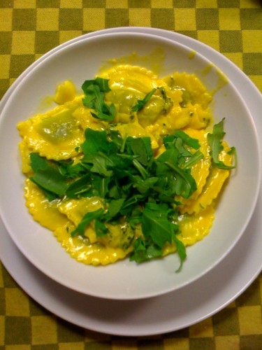 Tortelli con crema di zafferano e rucola