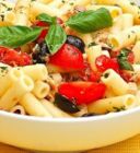Pasta fredda con crema di pomodori ed olive