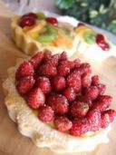 Crostata  di ananas e frutti di bosco