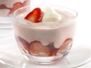Mousse di yogurt e fragole
