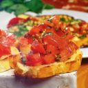 Bruschette con peperoni al forno ed olive