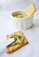 Fave e menta per crackers e salsina deliziosi!